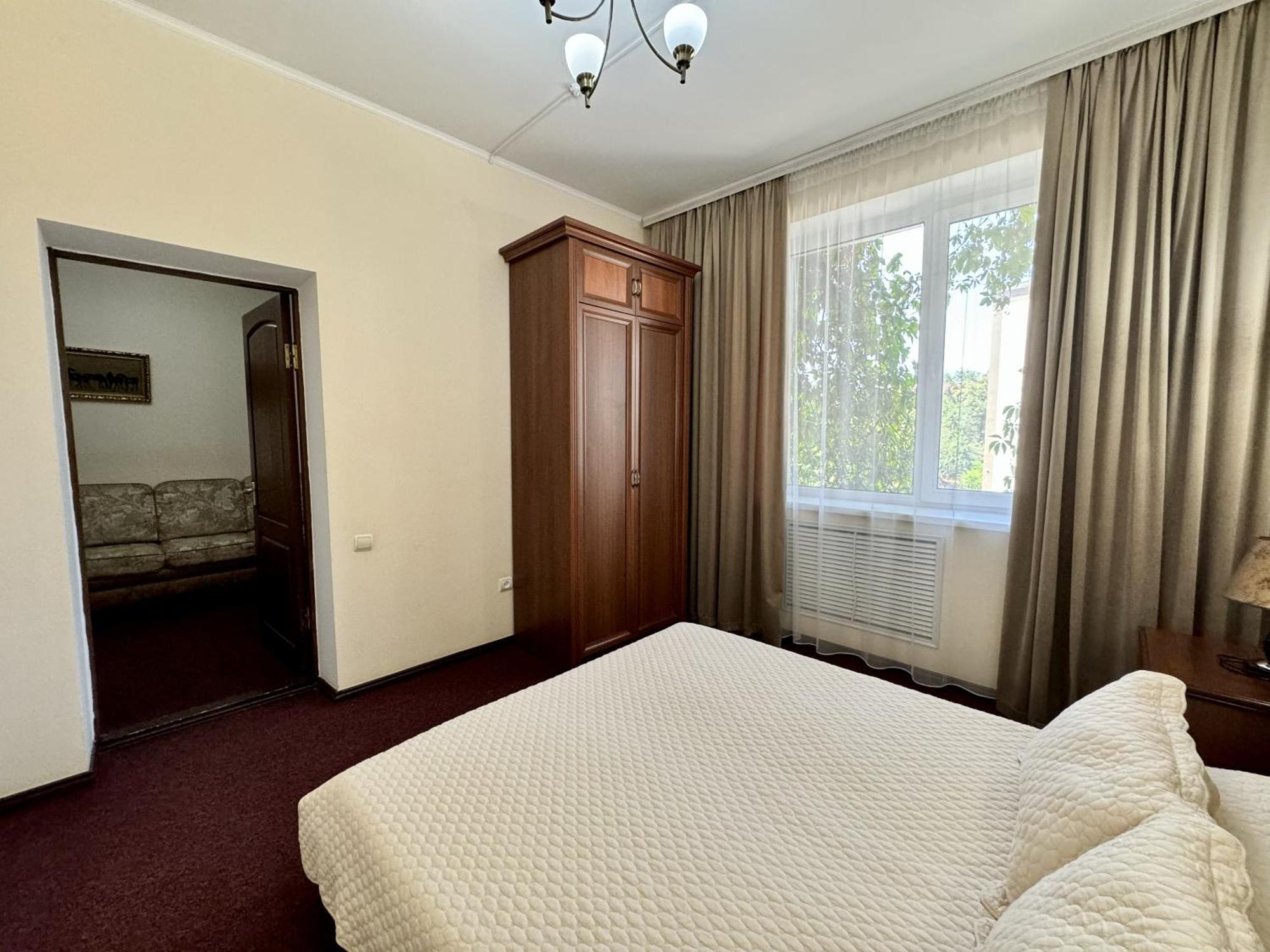 Hotel Zhambyl Taras Exterior foto