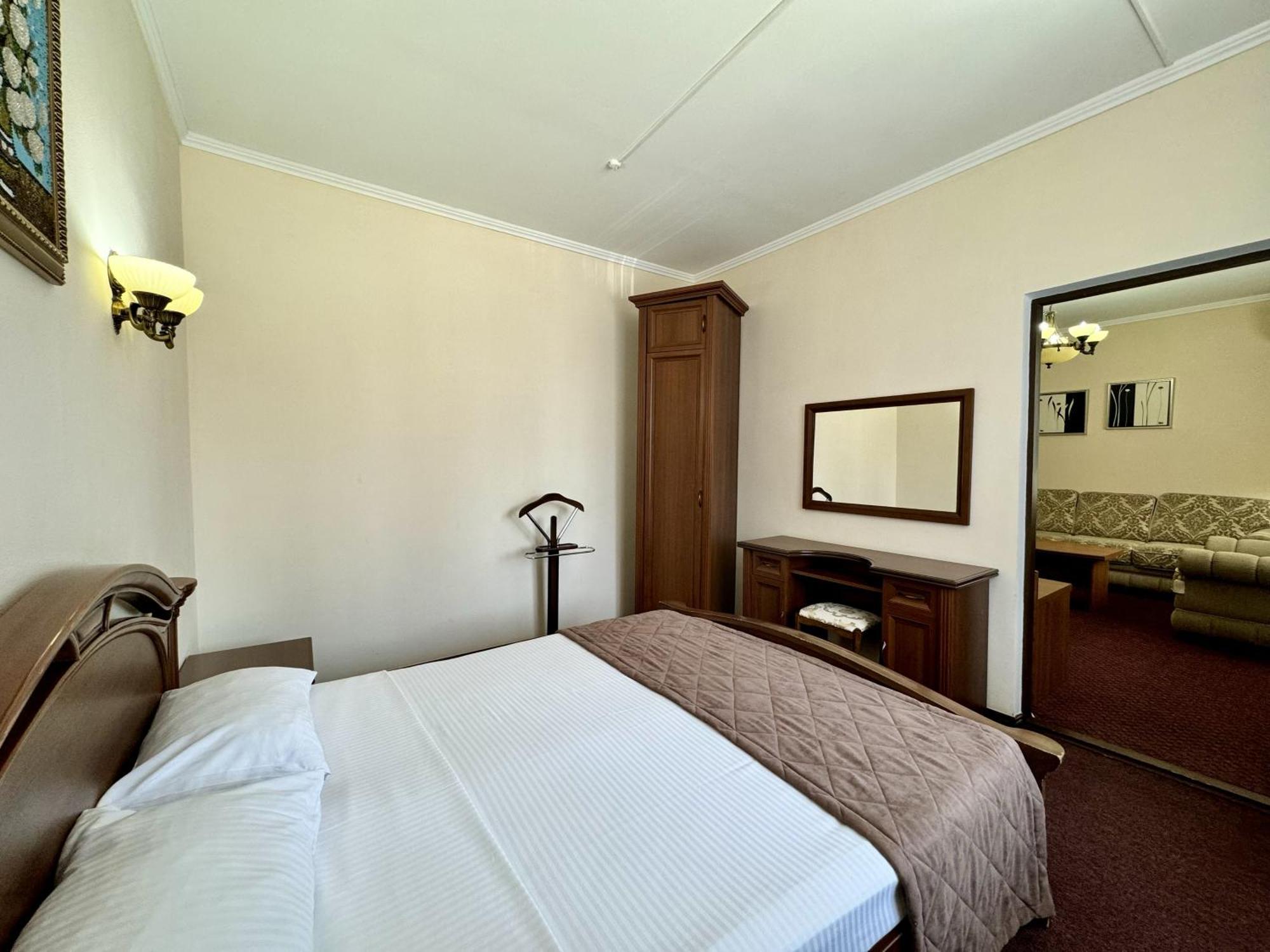 Hotel Zhambyl Taras Exterior foto