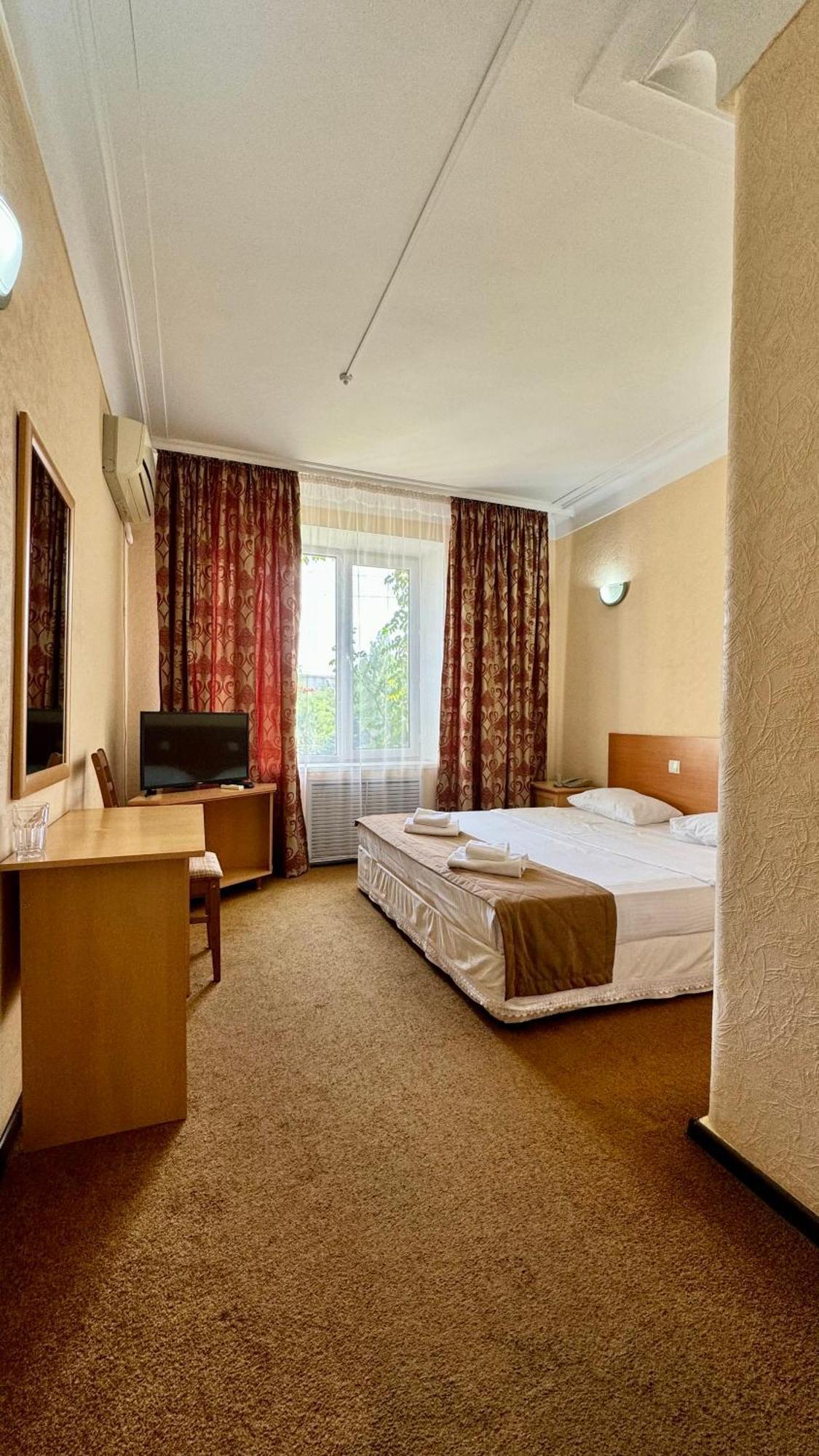 Hotel Zhambyl Taras Exterior foto