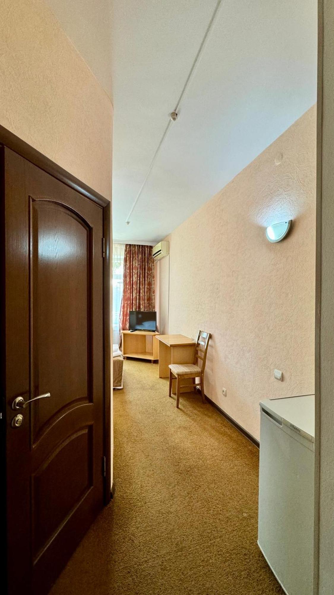 Hotel Zhambyl Taras Exterior foto